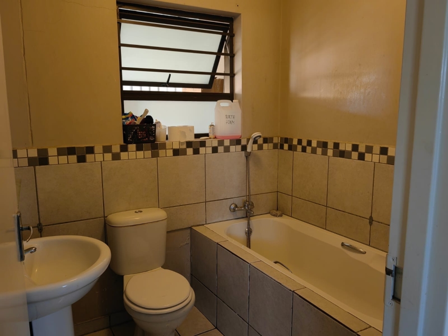 3 Bedroom Property for Sale in Heidedal Free State